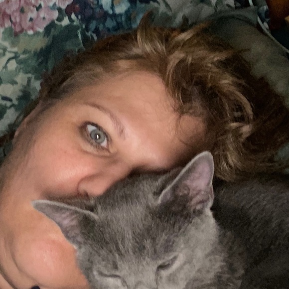 Meet your Posher, Stephanie - Picture 1 of 1